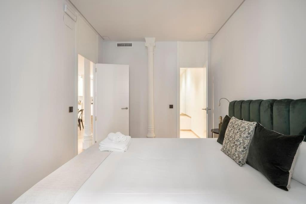 Lujoso Apartamento Cerca De Plaza Mayor Madrid Exterior photo