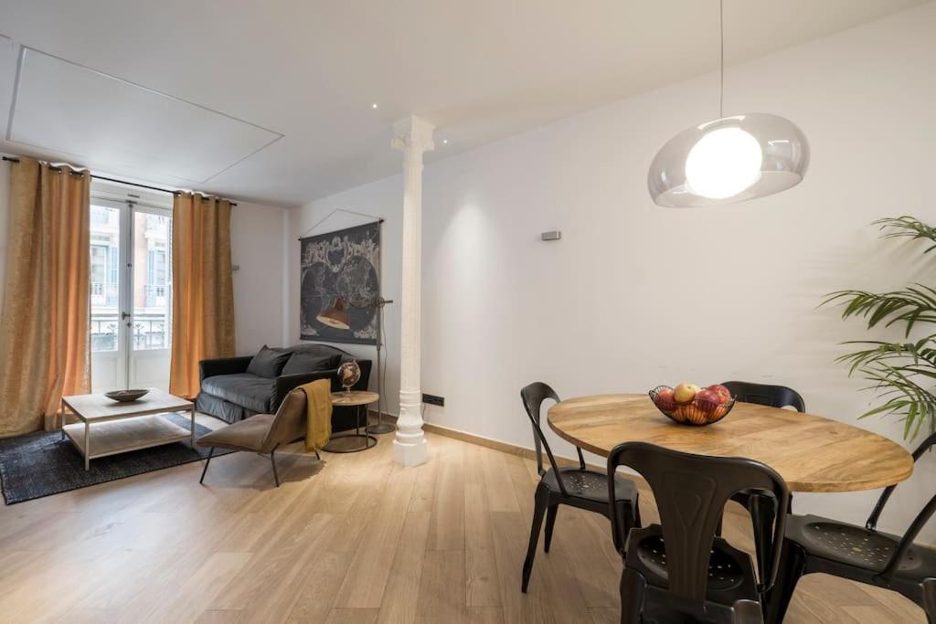 Lujoso Apartamento Cerca De Plaza Mayor Madrid Exterior photo