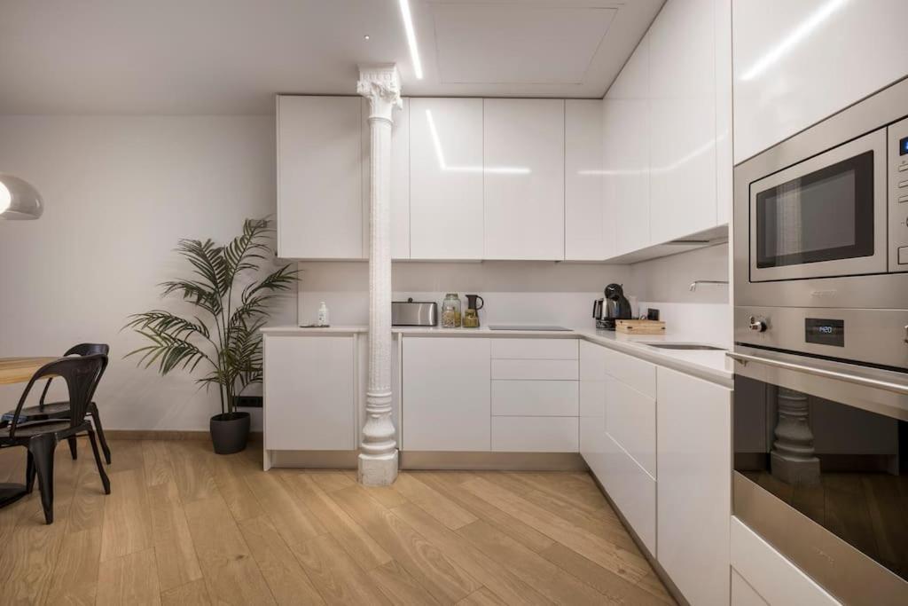 Lujoso Apartamento Cerca De Plaza Mayor Madrid Exterior photo
