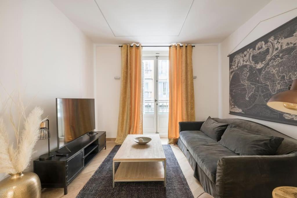 Lujoso Apartamento Cerca De Plaza Mayor Madrid Exterior photo